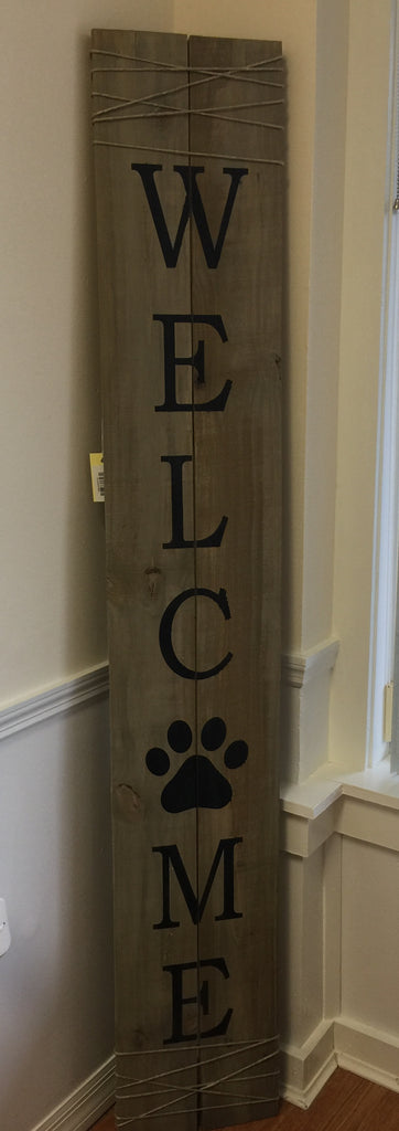 Vertical Welcome Sign with Paw Print